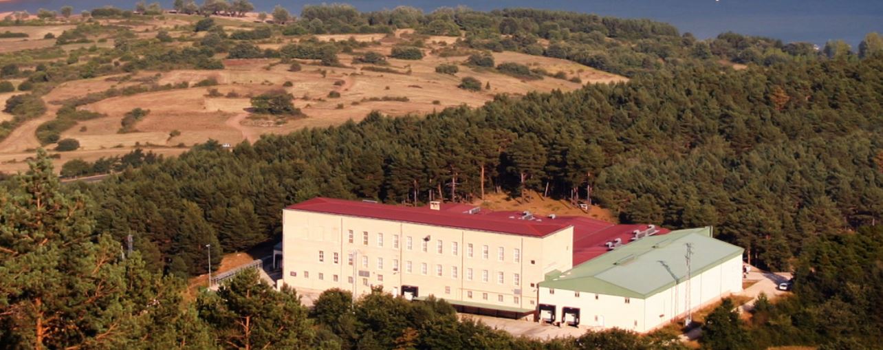    Planta de clasificacion y envejecimiento empresa Montenevado en Rasillo de Cameros (La Rioja)