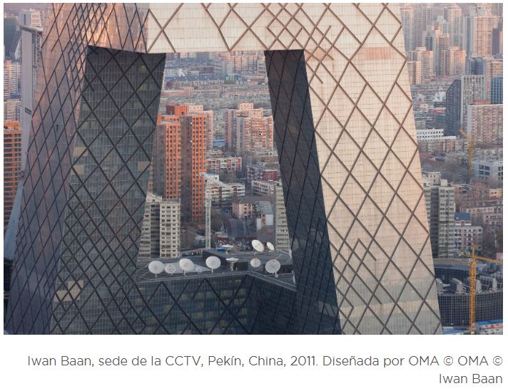 wan Baan, sede de la CCTV, Pekín, China, 2011. Diseñada por OMA © OMA © Iwan Baan